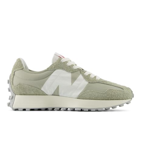 What stores clearance sell new balance