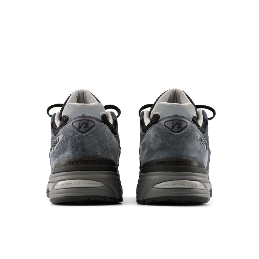 Made in UK 991v2 Elevated Neutrals
