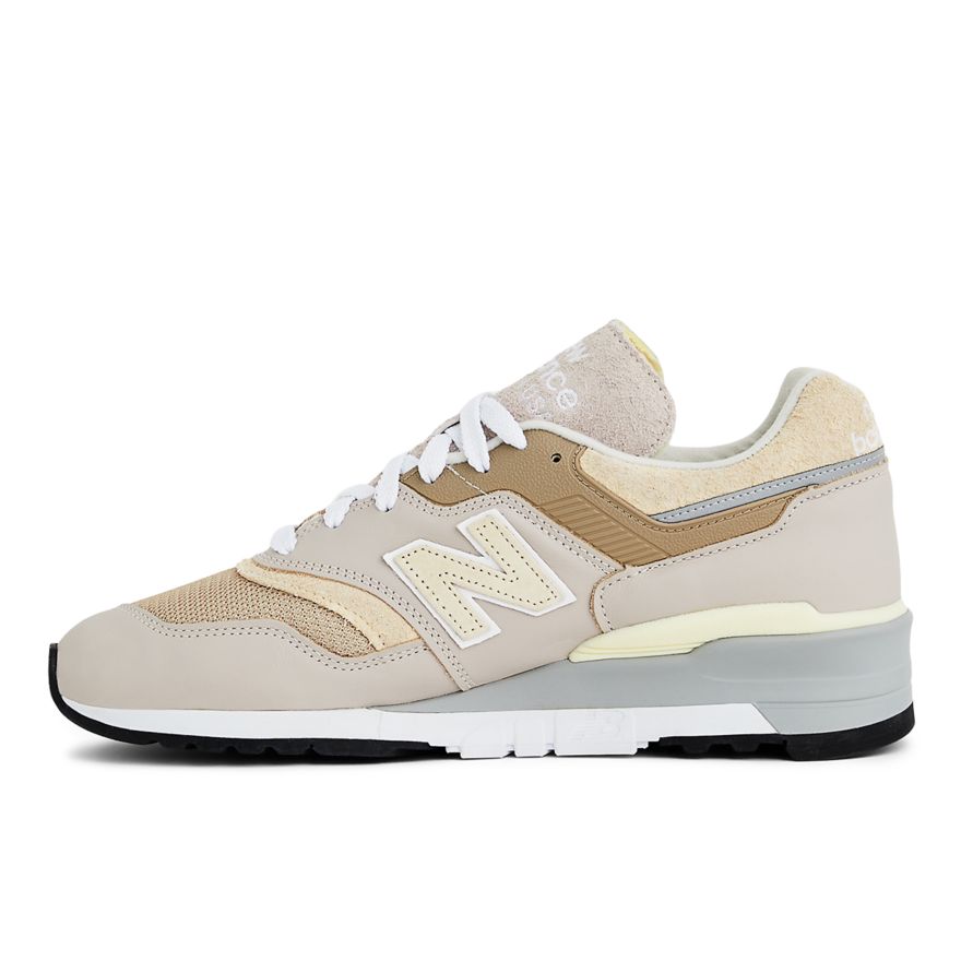 媛 Shop Unisex Made in USA 997 Lifestyle Shoes Online - New Balance