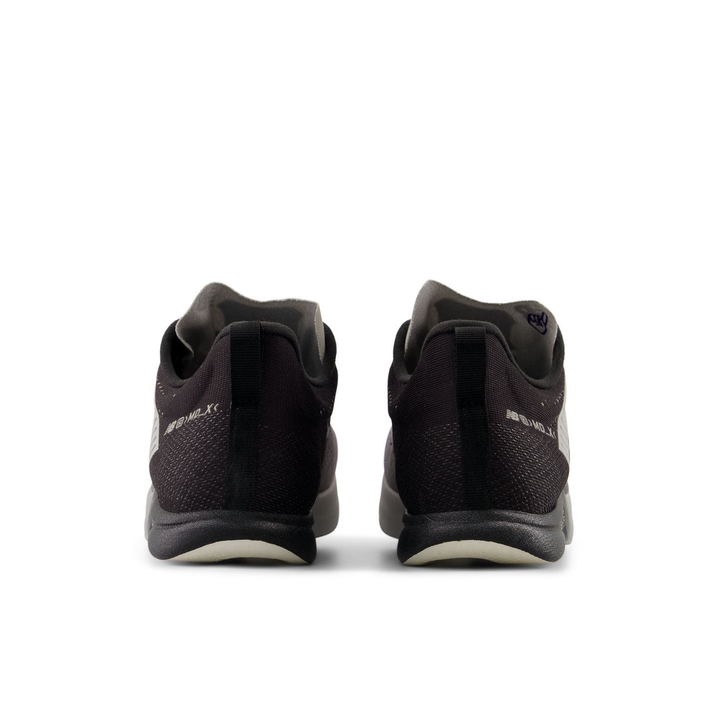 Мужские кроссовки New Balance Quincy Wilson FuelCell SuperComp MD-X v3, цвет: Чёрный / Белый — фото 7
