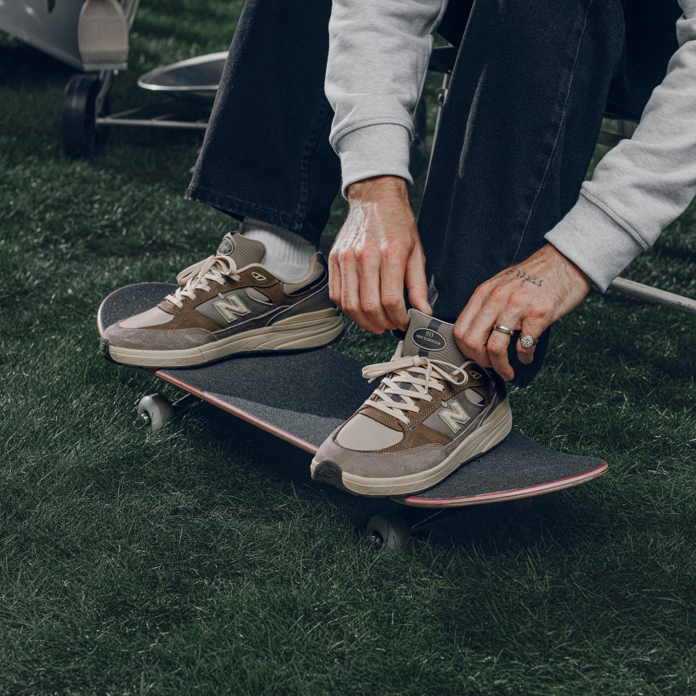 NB Numeric Andrew Reynolds 933