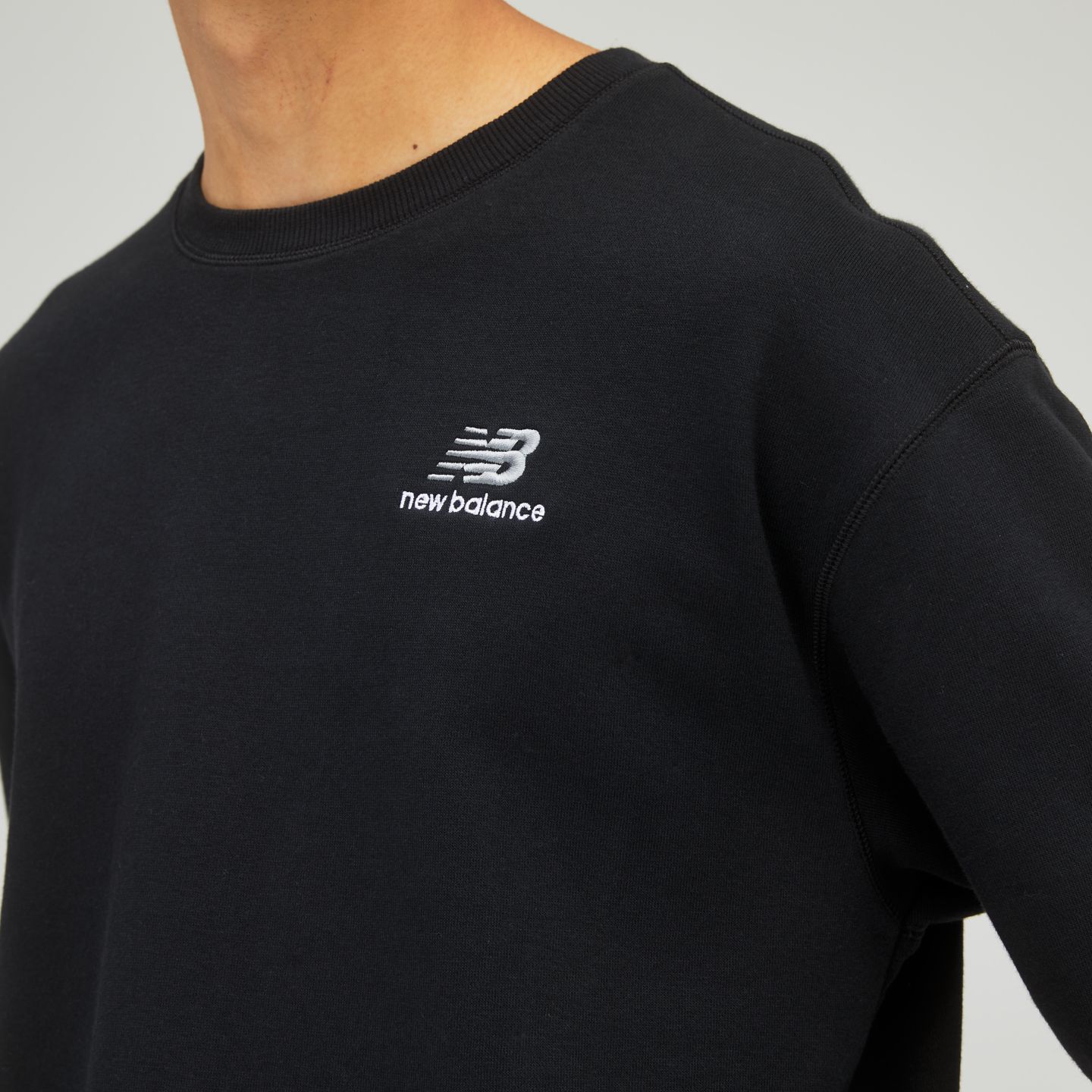 Мужской свитшот New Balance Uni-ssentials French Terry Crewneck, цвет: Чёрный — фото 8