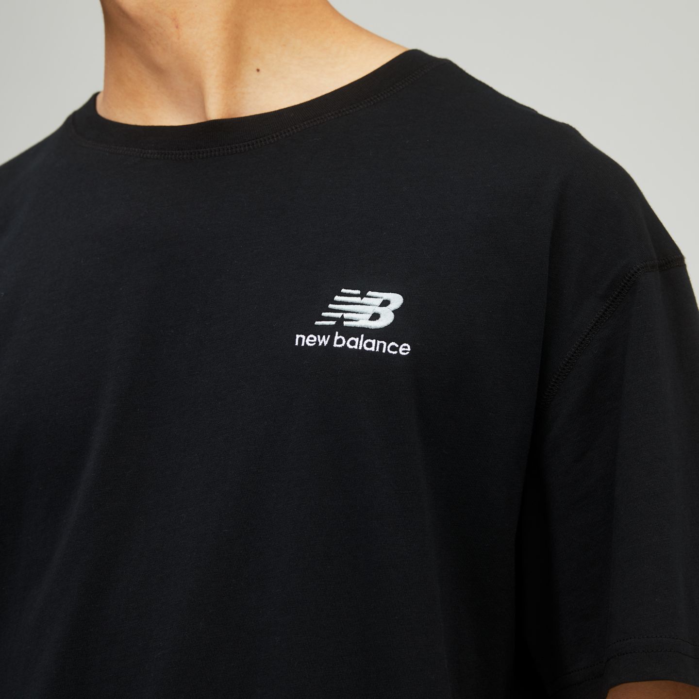 Мужская футболка New Balance Uni-ssentials Cotton, цвет: Чёрный — фото 2