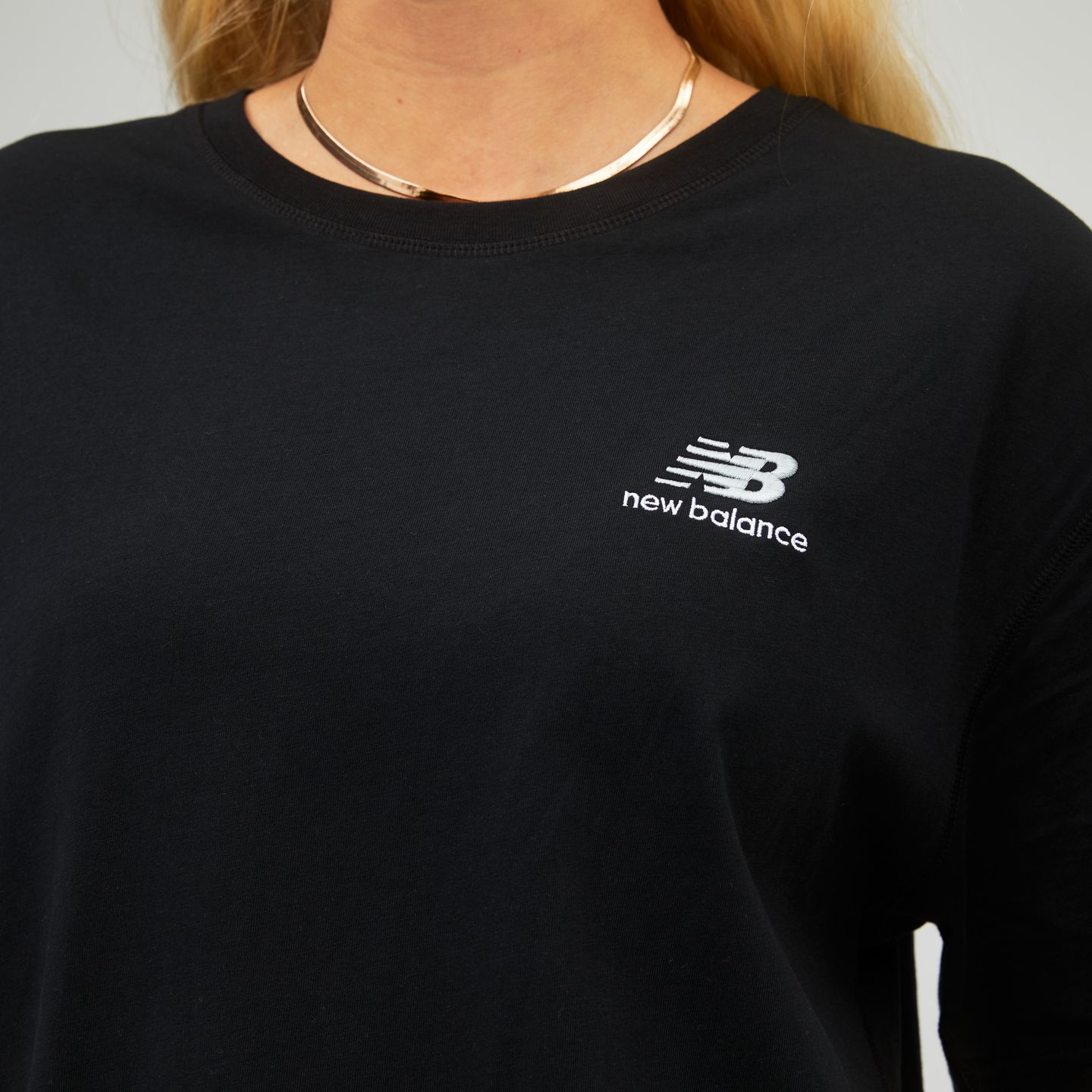 Мужская футболка New Balance Uni-ssentials Cotton, цвет: Чёрный — фото 7