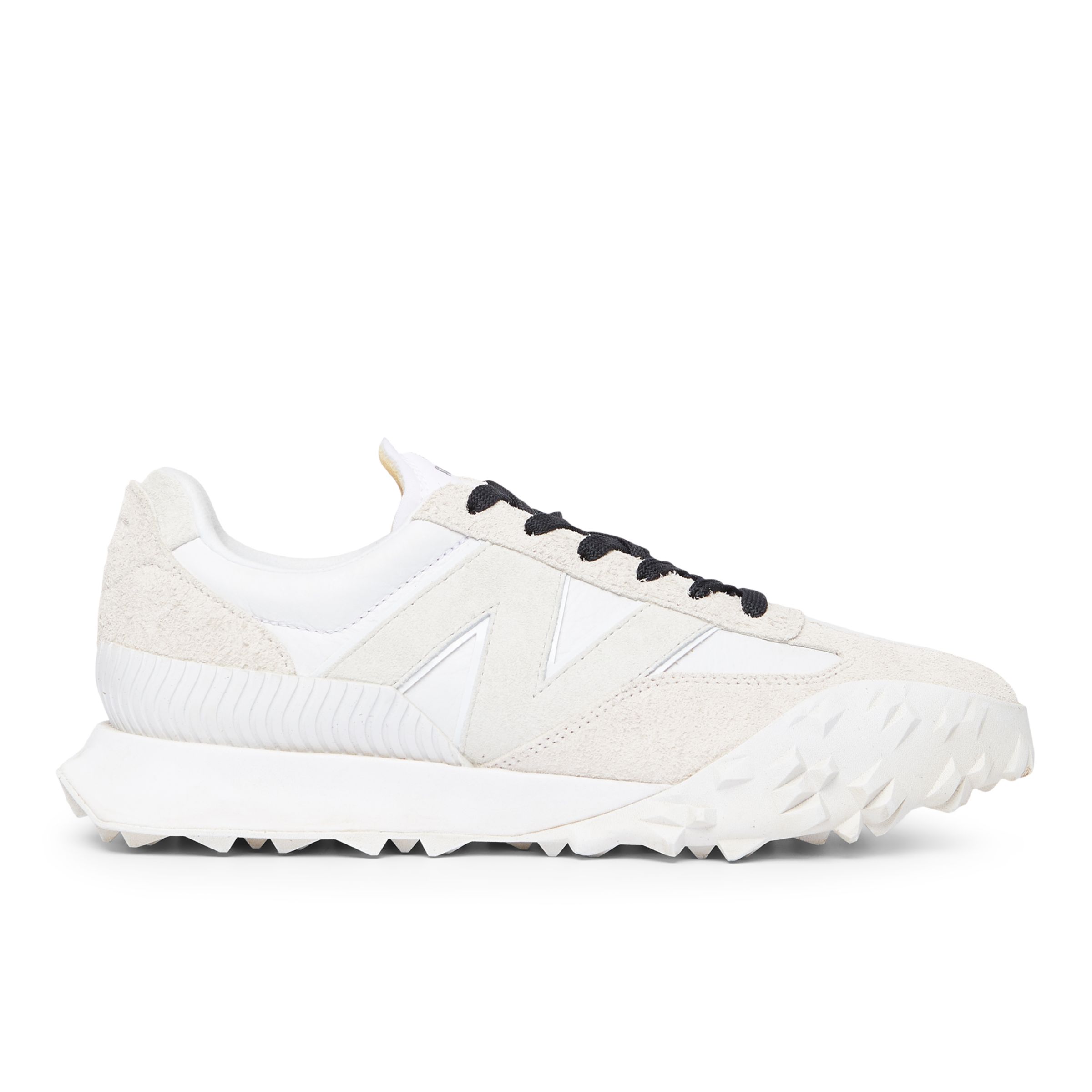 new balance women's 24 v1 sneaker