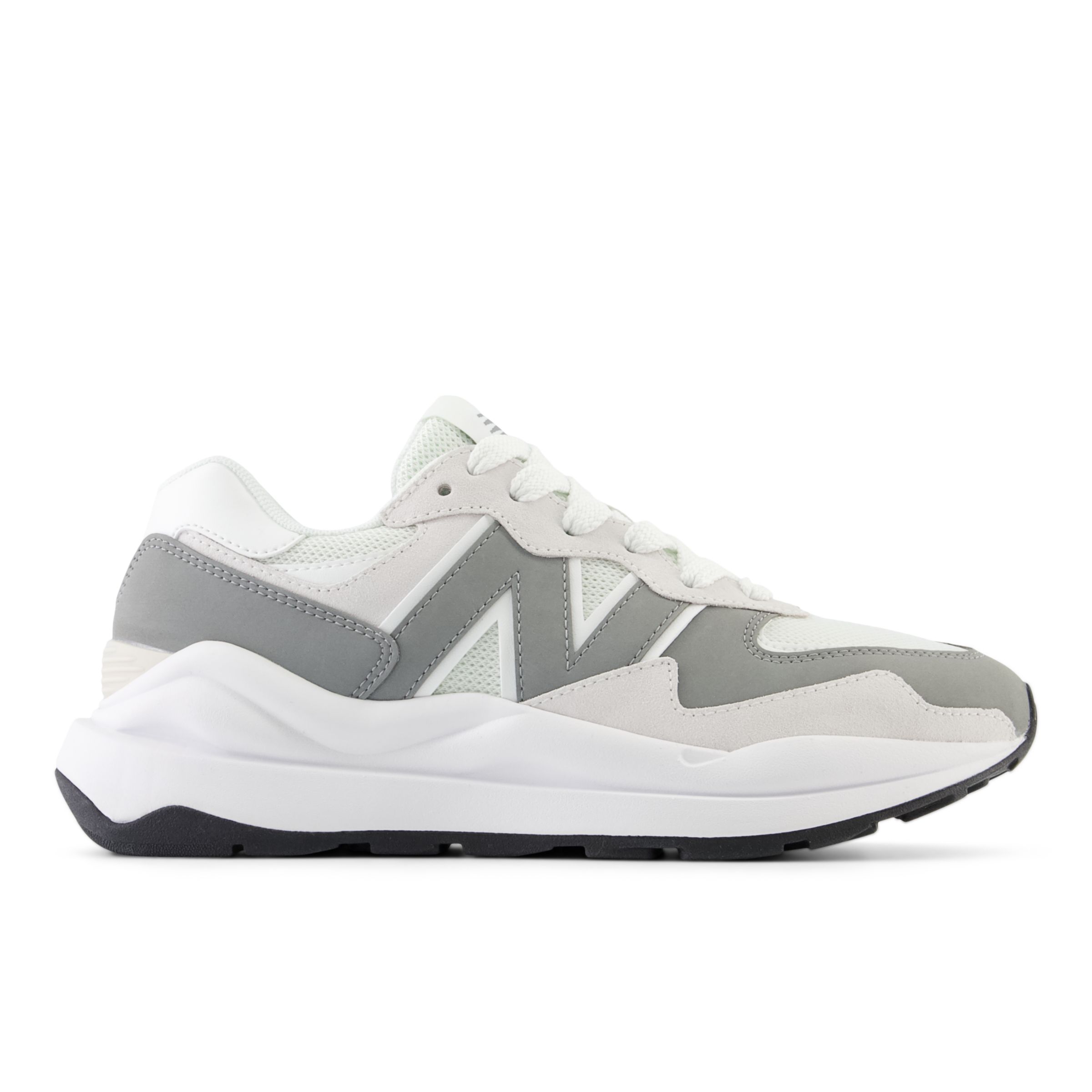 New Balance Femme 5740 en Grey/Gris/White/blanc, Suede/Mesh, Taille 35