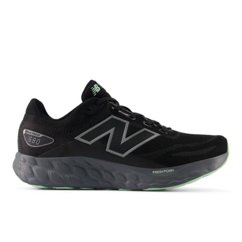 Женские кроссовки New Balance Fresh Foam 680v8 Waterproof, цвет: Чёрный / Зелёный