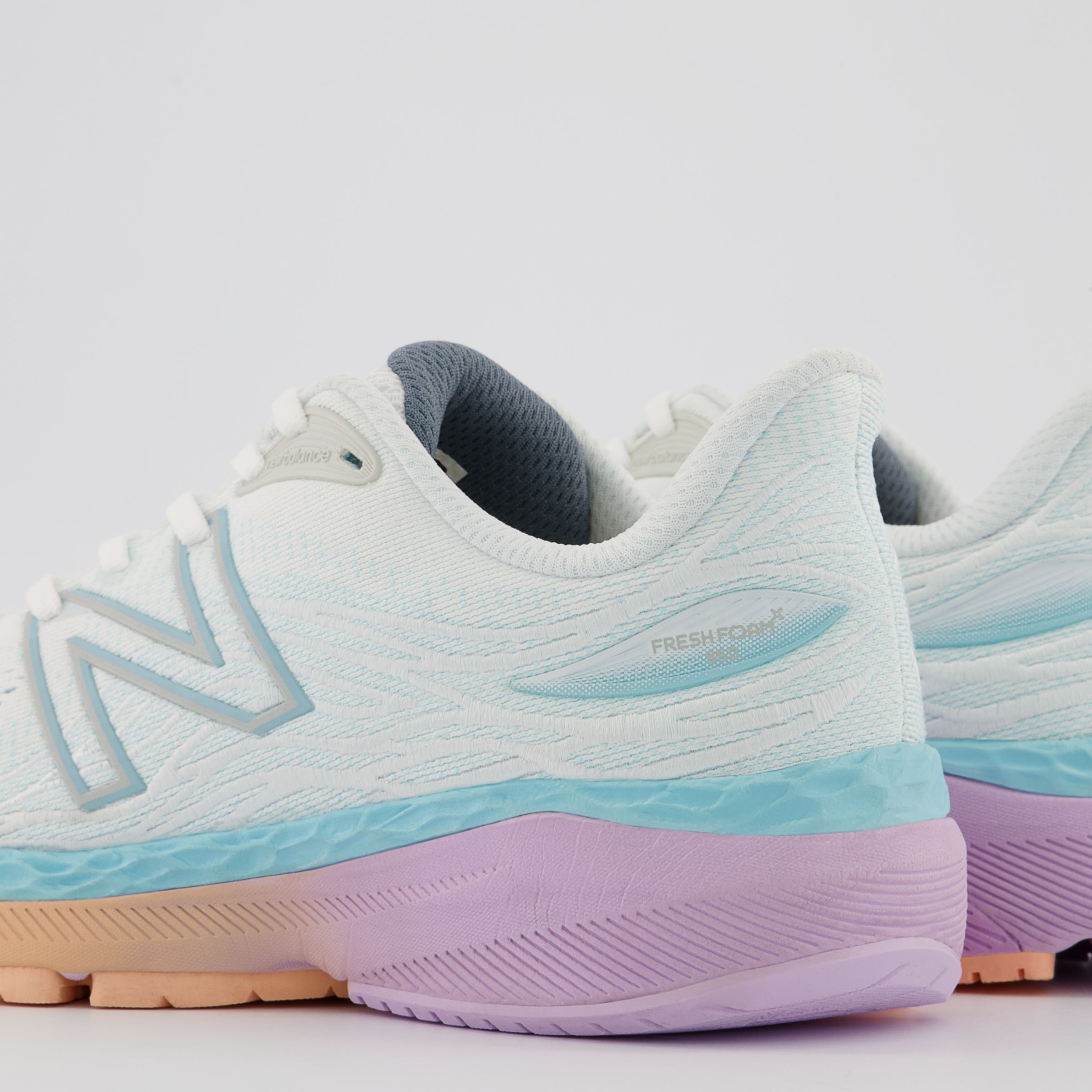 new balance fresh foam walking shoe