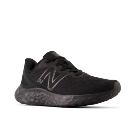 New balance women's black slip best sale resistant shoes