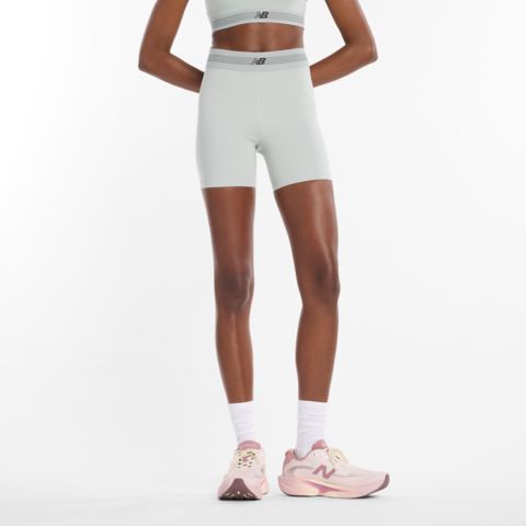 Женские брюки New Balance Gabby Thomas Signature Collection AC Fitted Short 5"