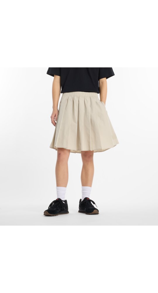 New Balance LNY Woven Skirt in Shipyard