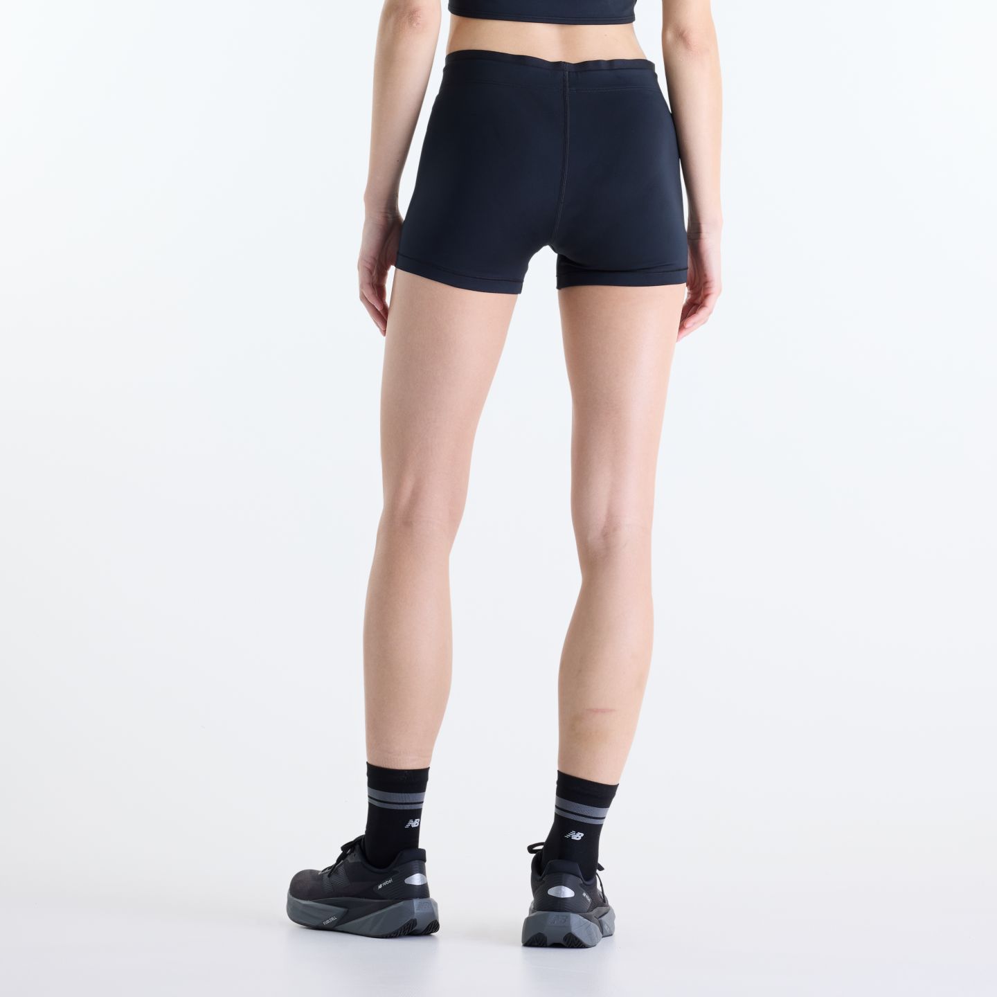 Женские шорты New Balance Fast Days Hot Short, цвет: Чёрный — фото 3