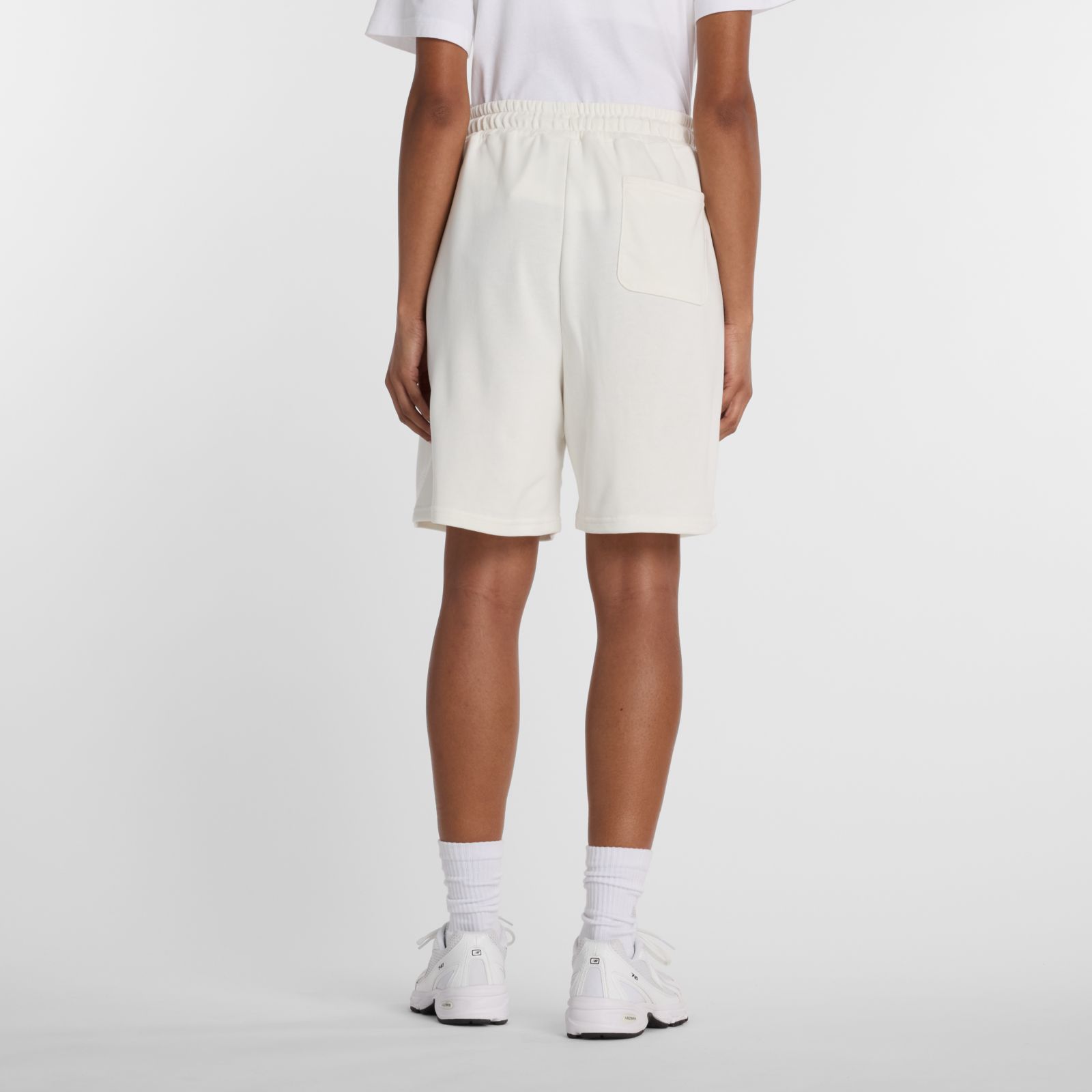 Женские худи New Balance Coastal Fleece Bermuda Short — фото 3
