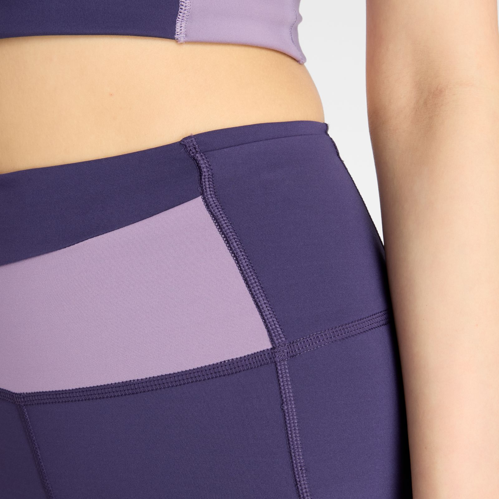 Женские брюки New Balance RC Elite Storage Short 6" — фото 3
