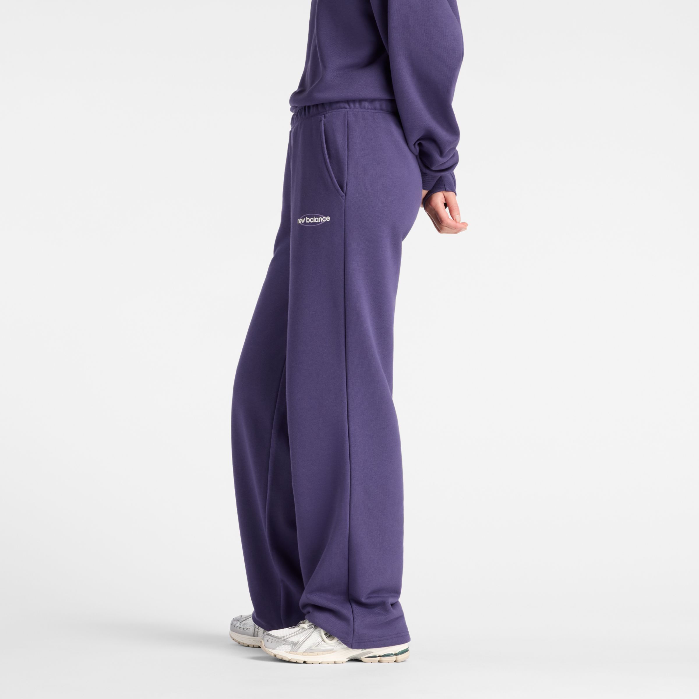 Graphic Wide Leg Jogger