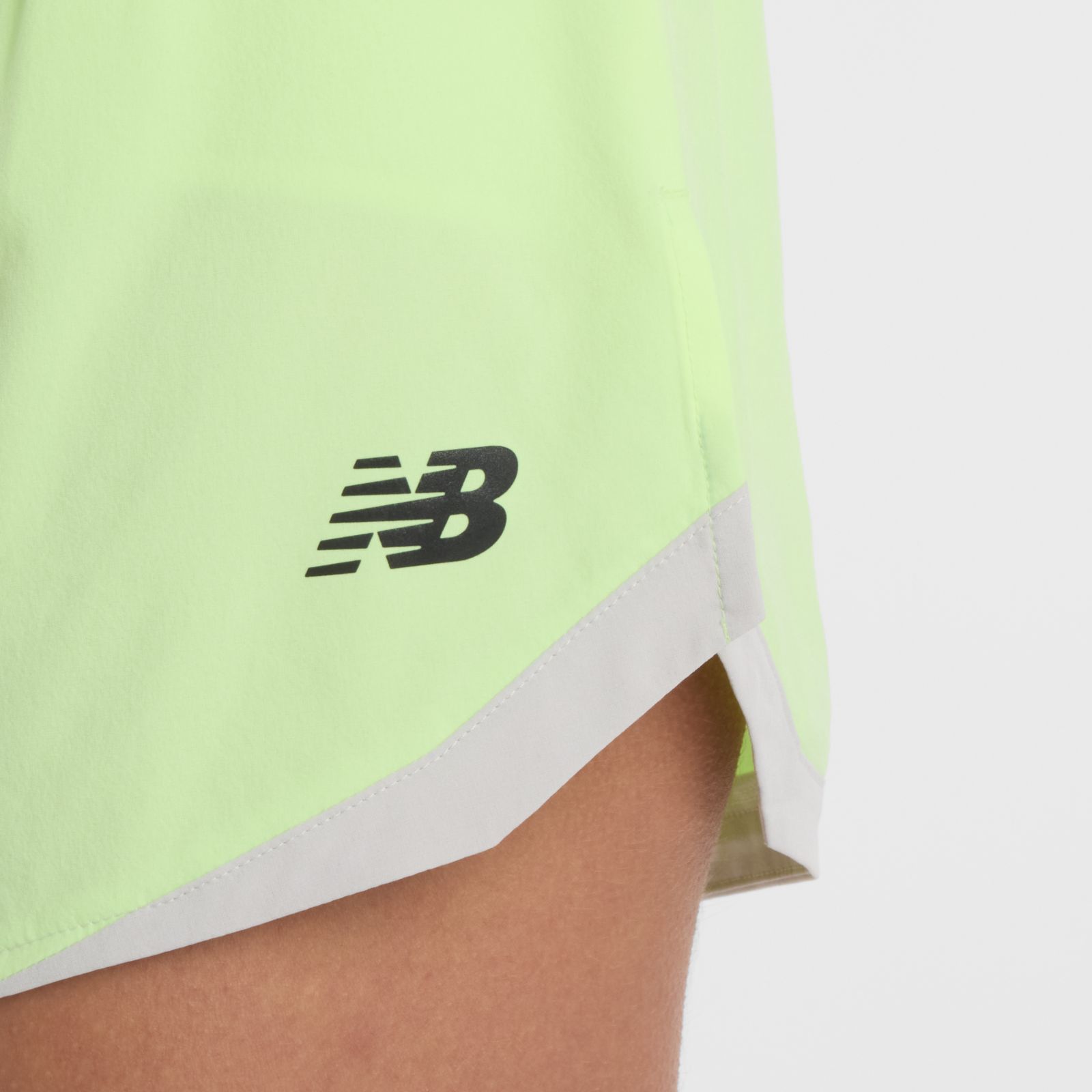 Женские брюки New Balance RC Essential Short 3" — фото 7