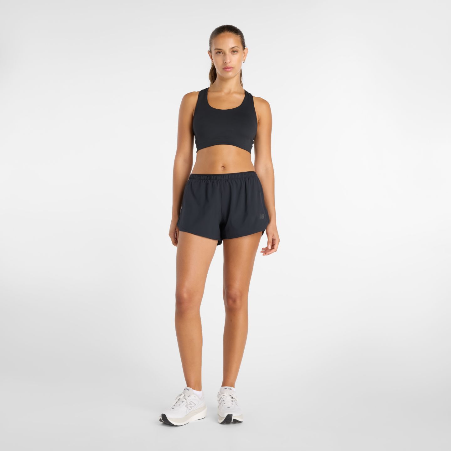 Женские шорты New Balance RC Essential Short 3", цвет: Чёрный — фото 2