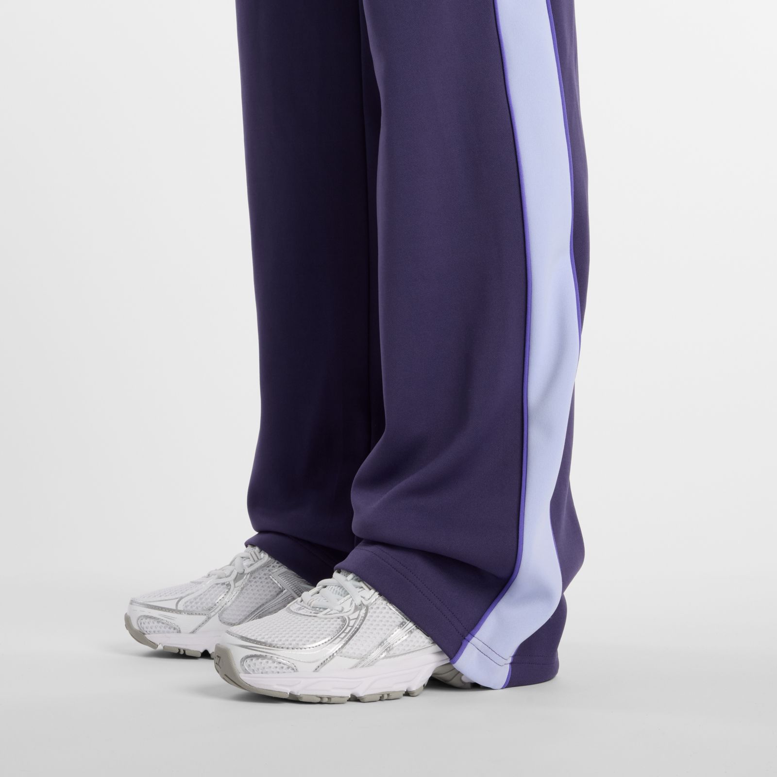 Женские брюки New Balance Interlock Pant — фото 7