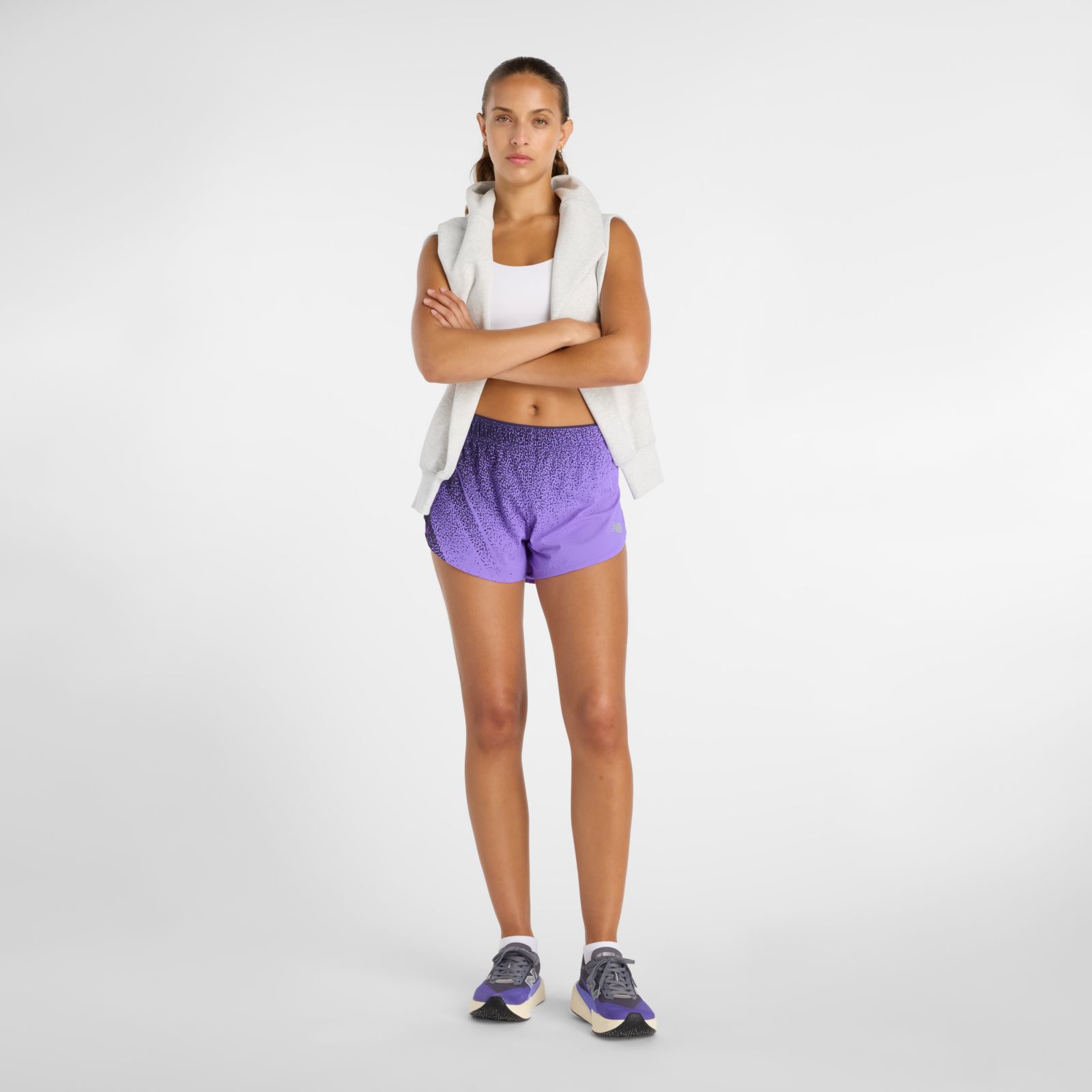 Женские брюки New Balance RC Ultra Light Printed Short 3" — фото 2