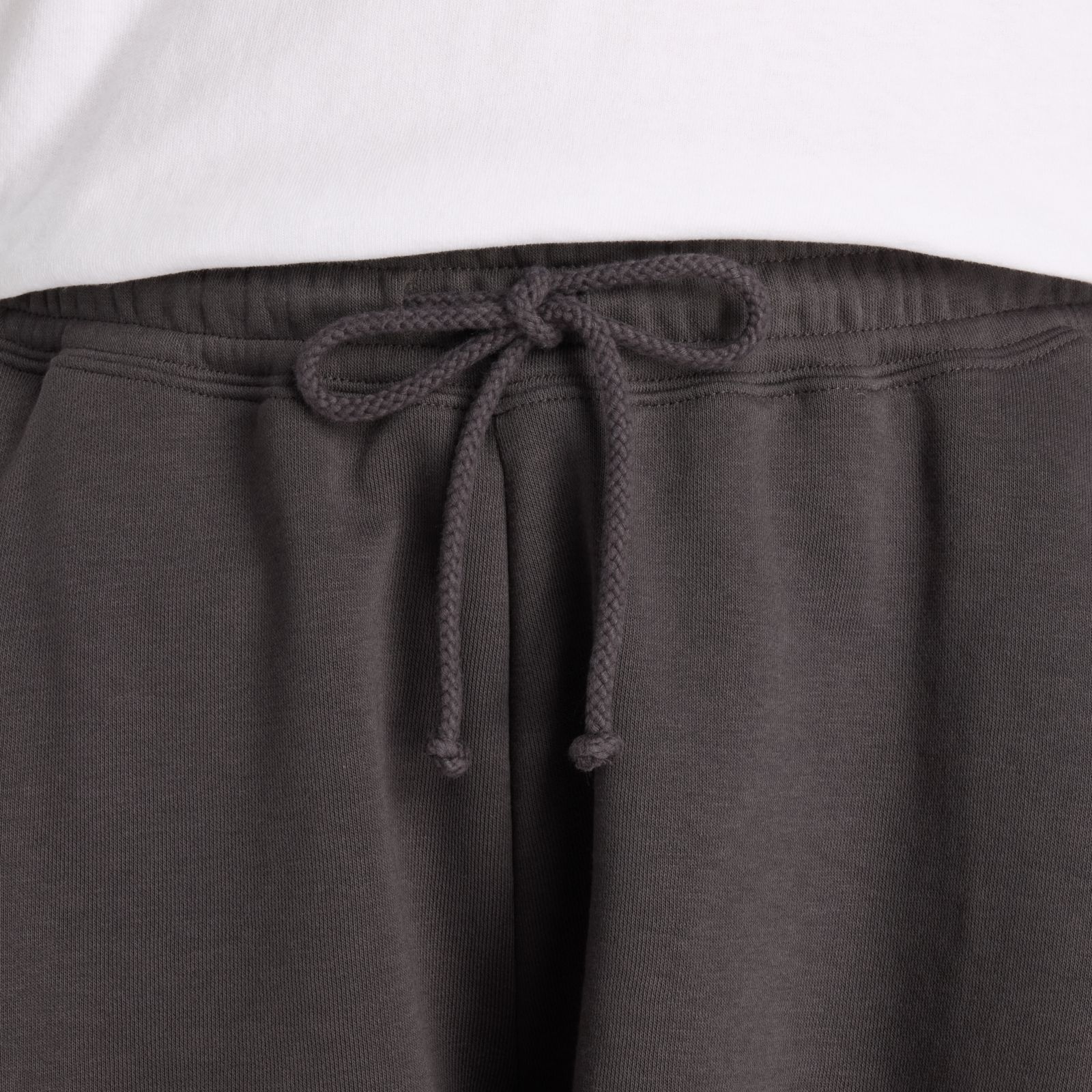 Женские брюки New Balance French Terry Circle Short — фото 2