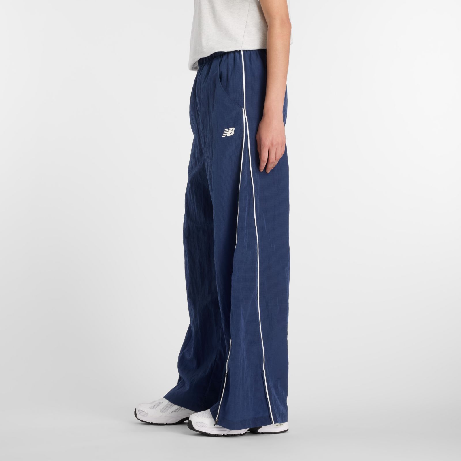 Женские брюки New Balance Sport Legacy Pant — фото 4