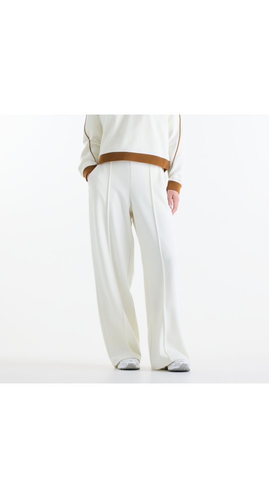 New Balance Sport Legacy Pique Pant in Angora