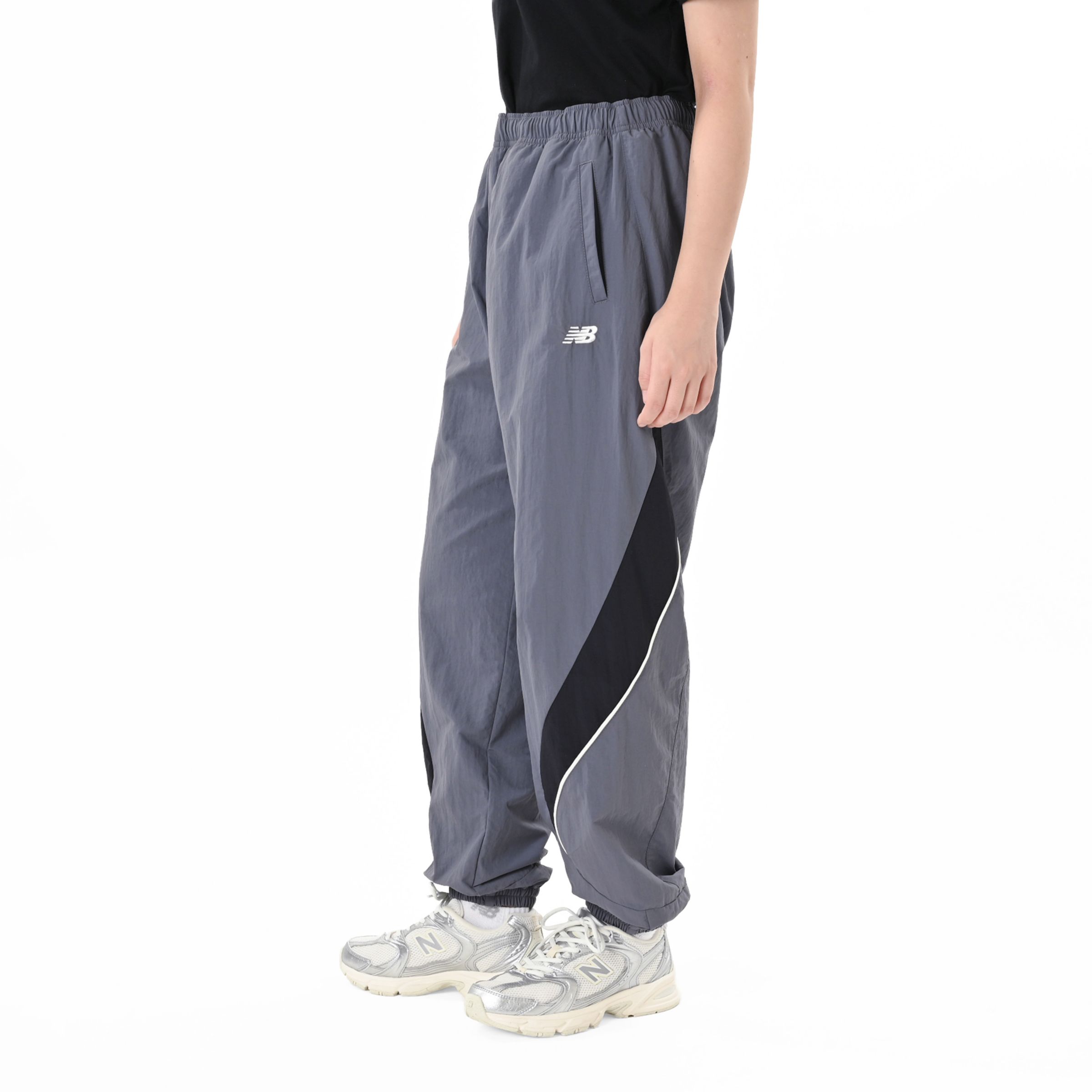 New Balance ウィメンズタスランナイロンウーブンジョガーパンツ, WB62379BITE