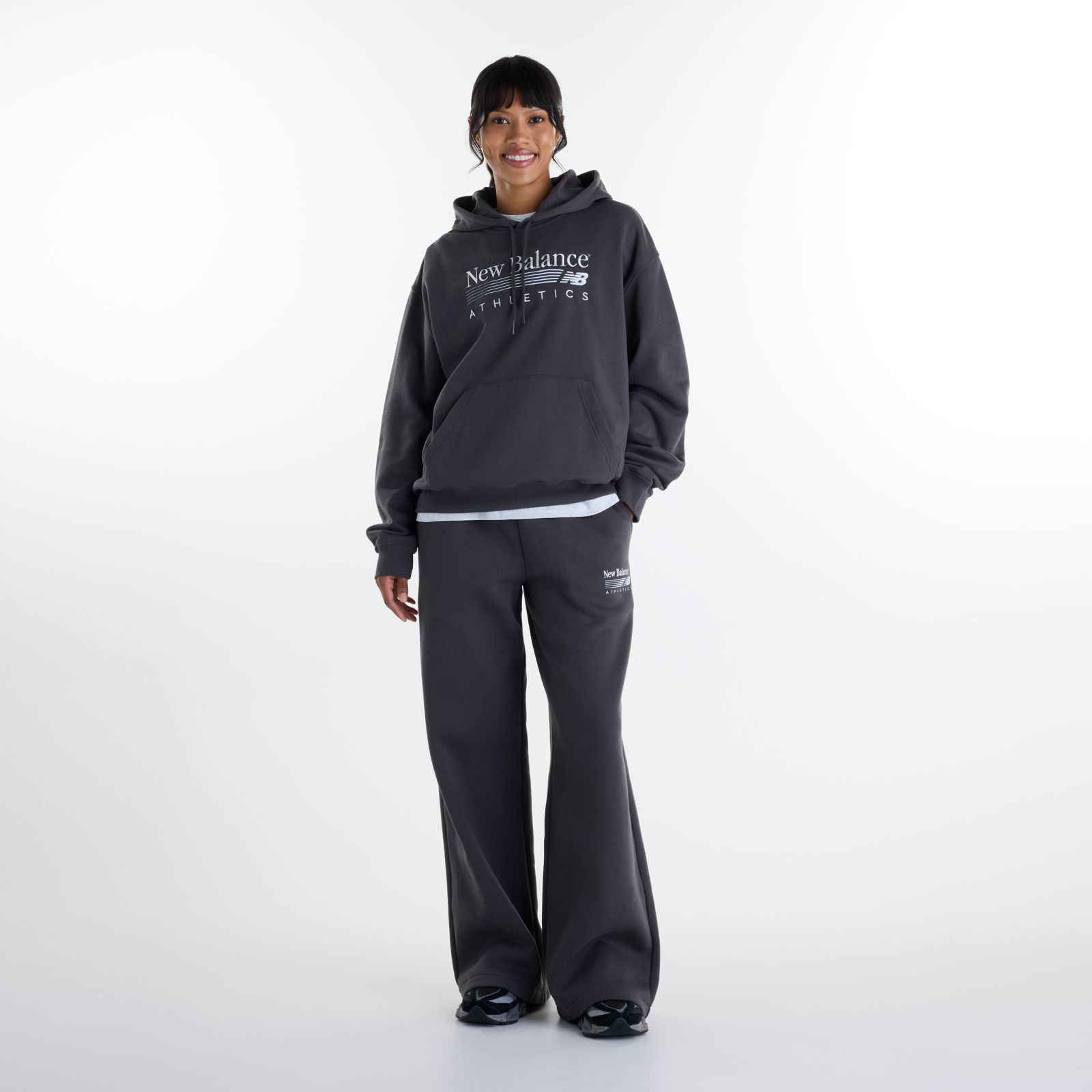 Женские брюки New Balance Trackside Fleece Pant — фото 2