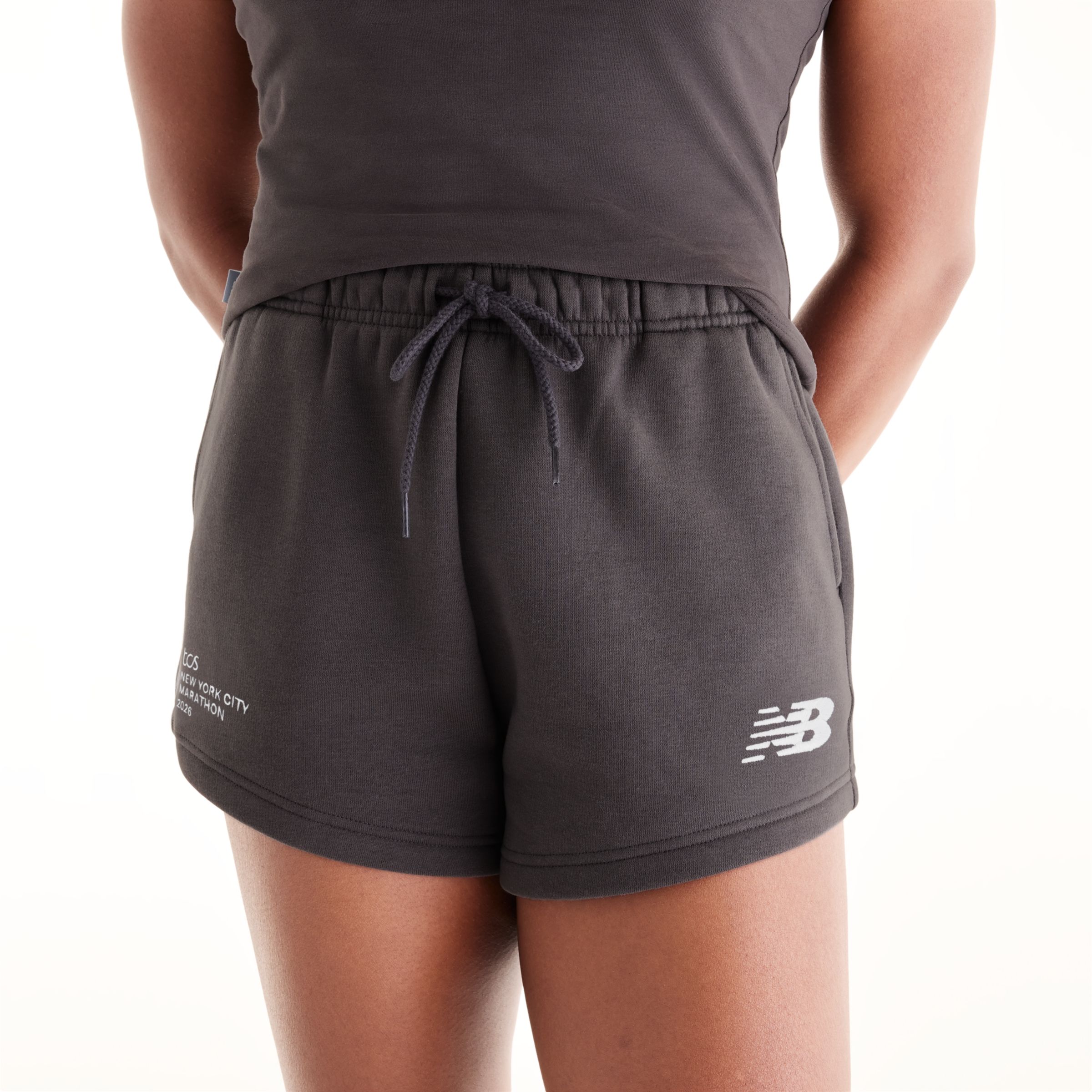 Isio-Maya is wearing size S and is 5'8"/172.72cm. Chest: 34"/86.36cm, Waist: 27.5"/69.85cm, Hips: 39"/99.06cm