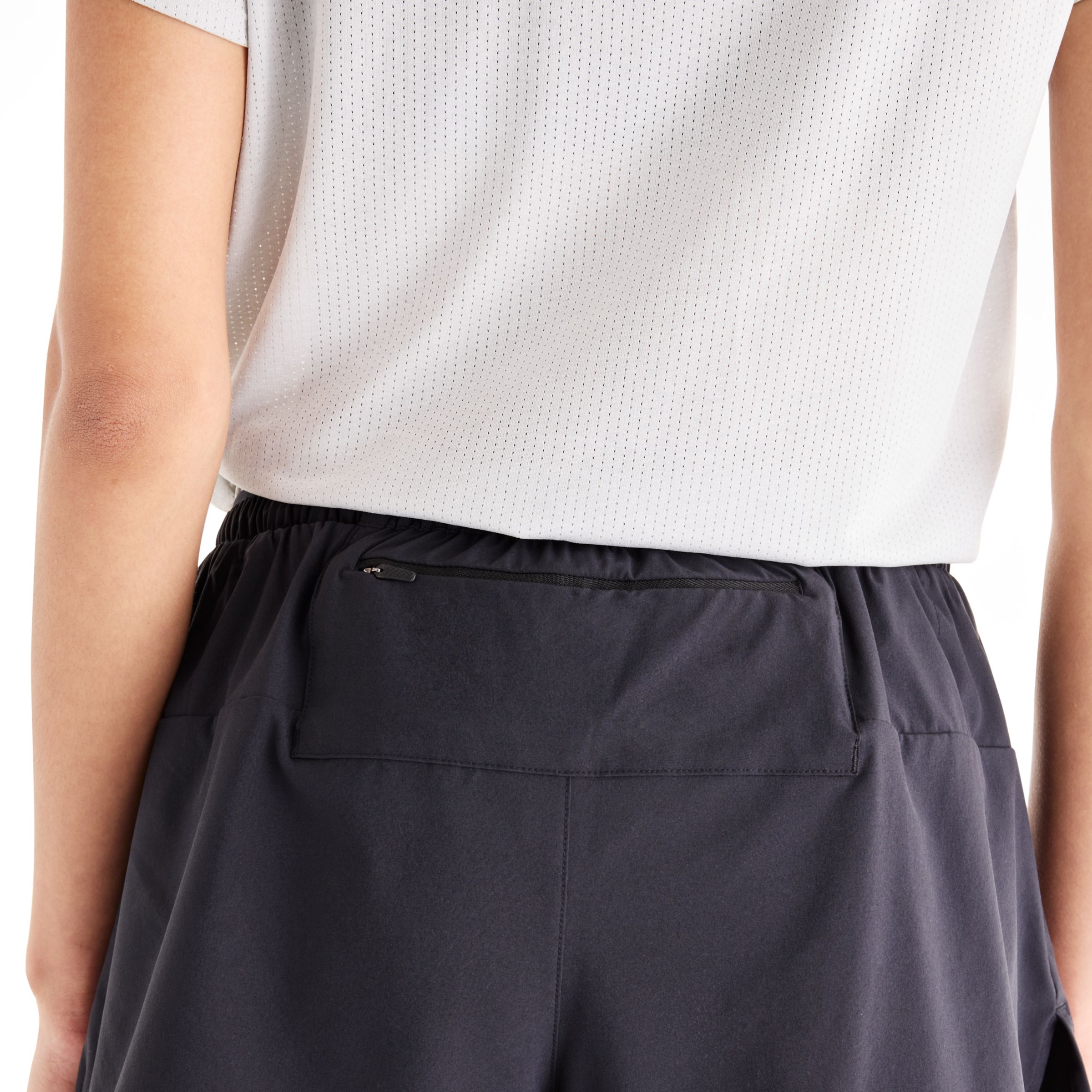 Lola is wearing size S and is 5'8" / 173 cm. Chest: 32" / 81 cm, Waist: 25" / 64 cm, Hips: 35" / 89 cm