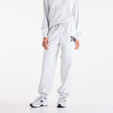 Женские брюки New Balance Varsity French Terry Jogger, цвет: Пепельный меланжевый разноцветный