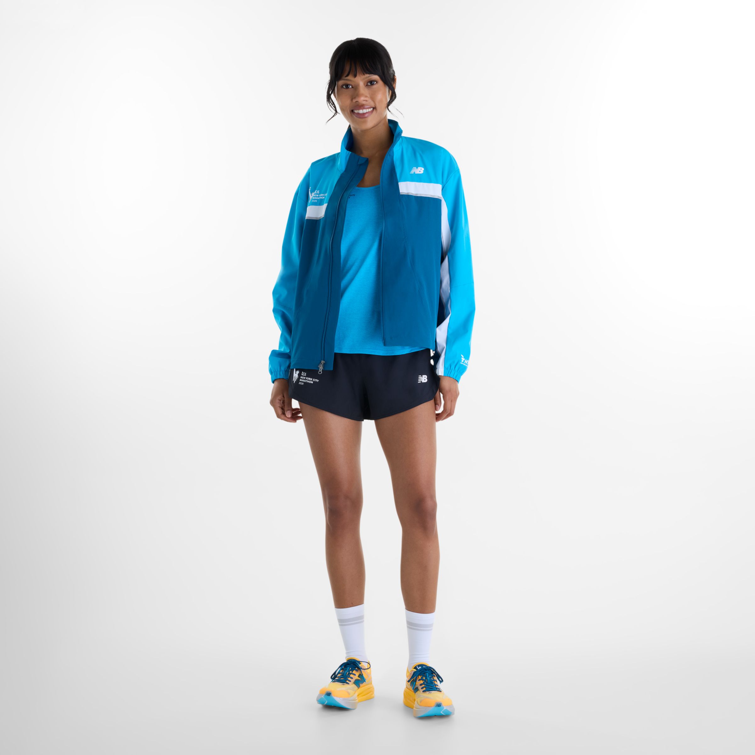 Chi is wearing size S and is 5'9"/ 175cm. Chest: 32"/81cm, Waist: 24"/61cm, Hips: 35"/89cm