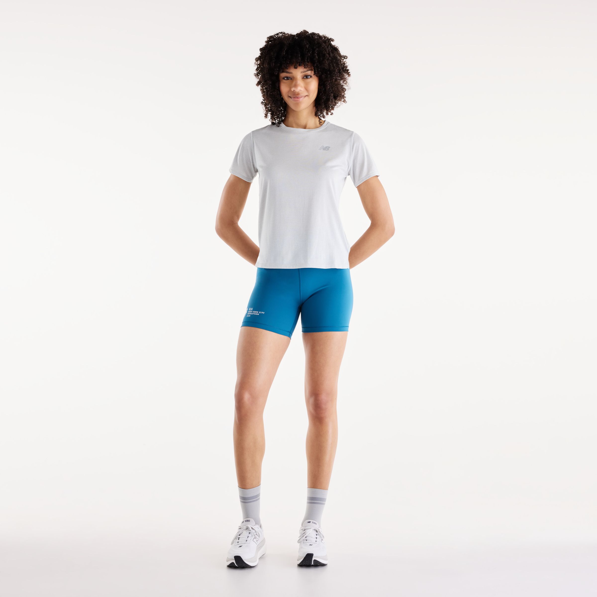 Payton is wearing size S and is 31"/45cm. Chest: 31" / 79 cm, Waist: 24.5" / 62 cm, Hips: 37" / 94 cm