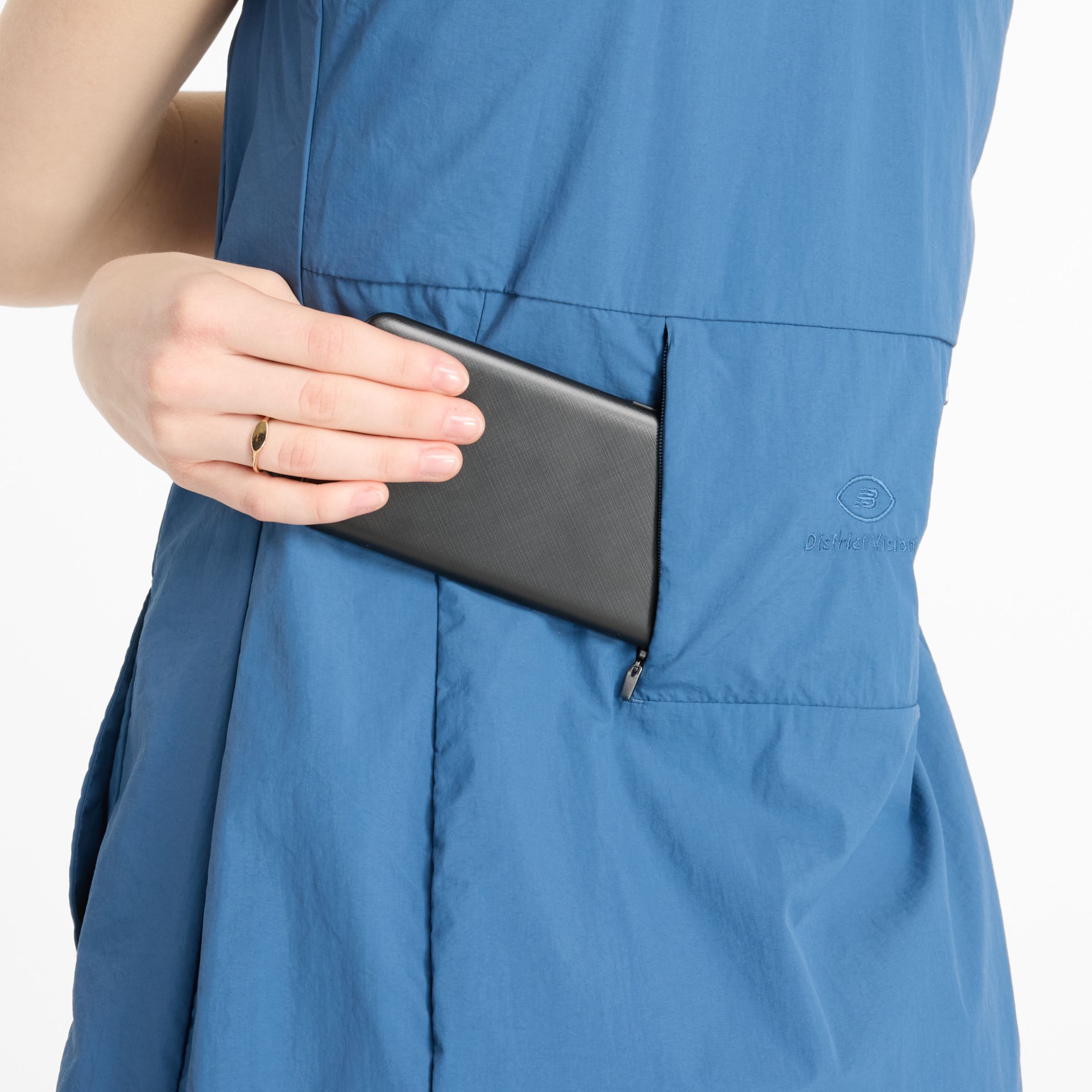 District Vision x New Balance 連身裙