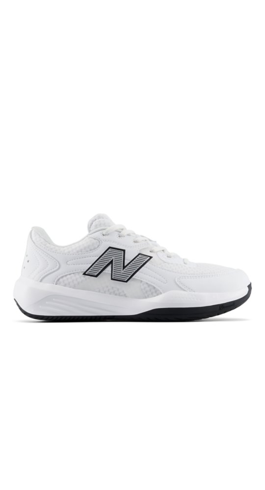 New Balance 696v7 in White With Black