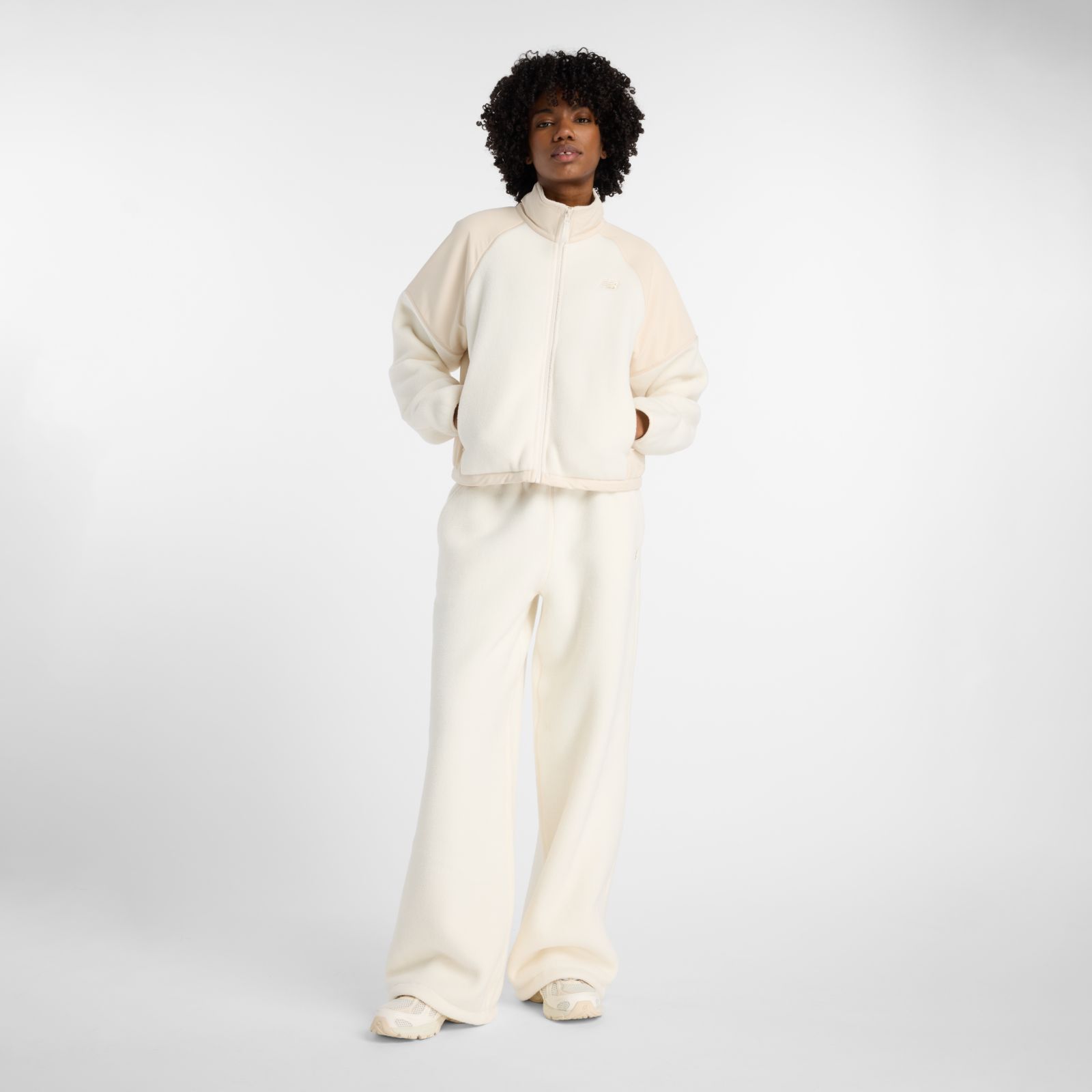 Женские куртки New Balance High Pile Fleece Jacket — фото 2