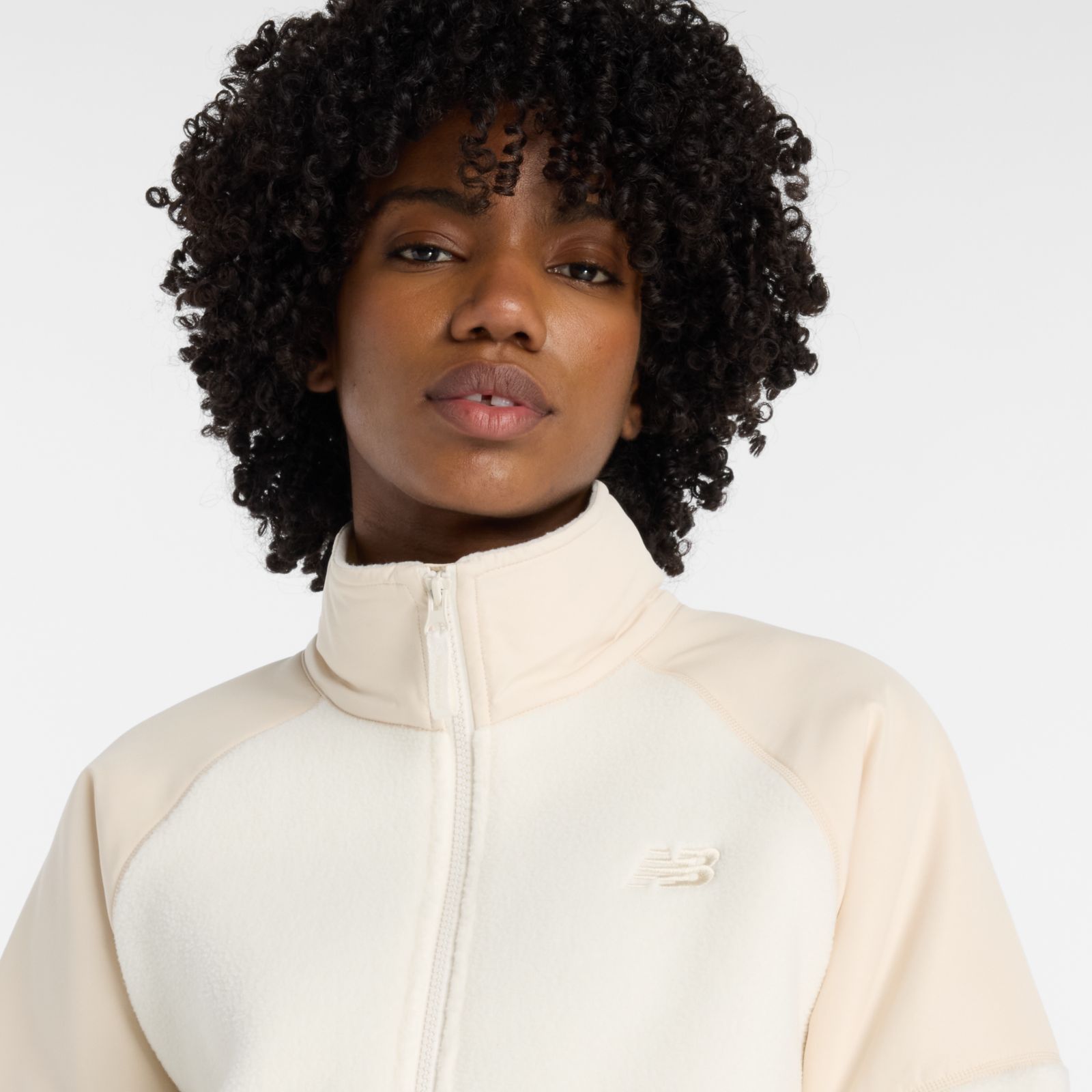 Женские куртки New Balance High Pile Fleece Jacket — фото 3