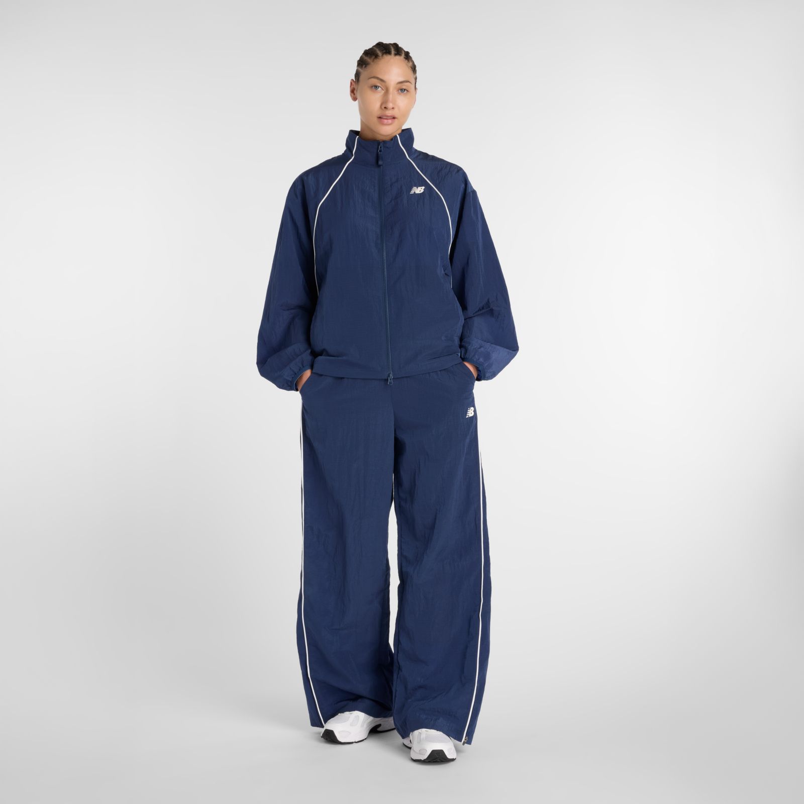 Женские куртки New Balance Sport Legacy Jacket — фото 2