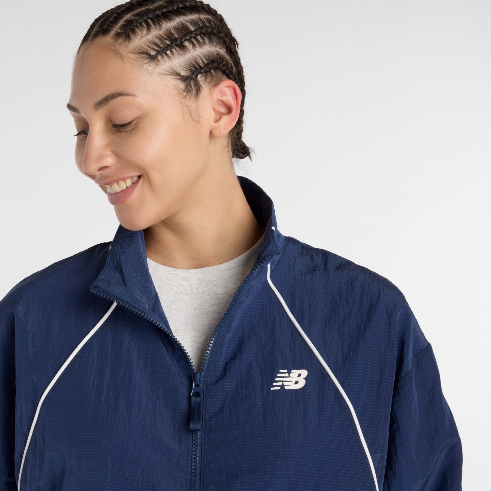 Женские куртки New Balance Sport Legacy Jacket — фото 3