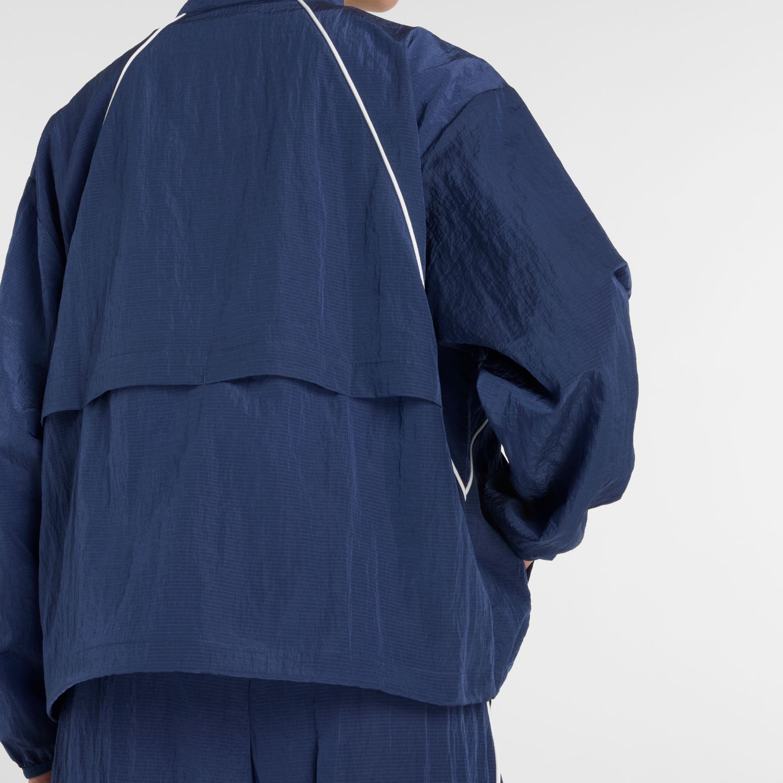 Женские куртки New Balance Sport Legacy Jacket — фото 9
