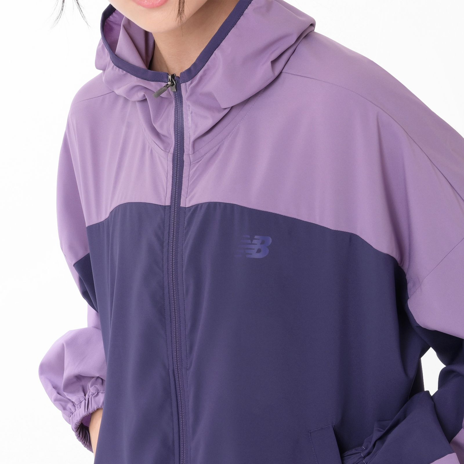 Женские куртки New Balance Sport Woven Jacket — фото 2