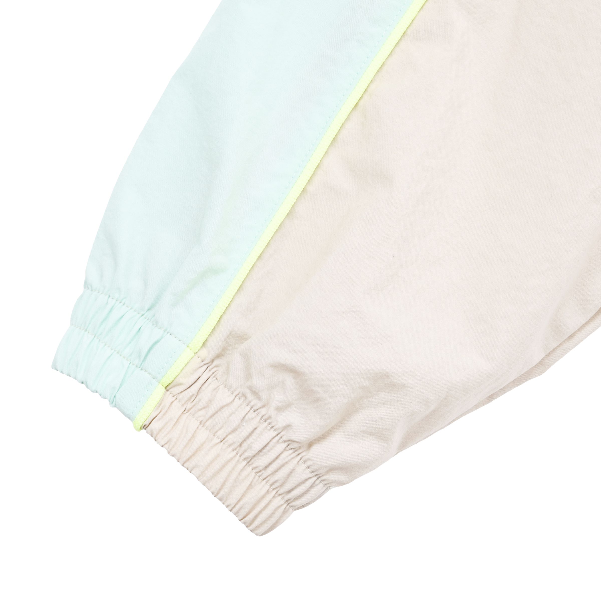 タスランナイロンウーブンジャケット