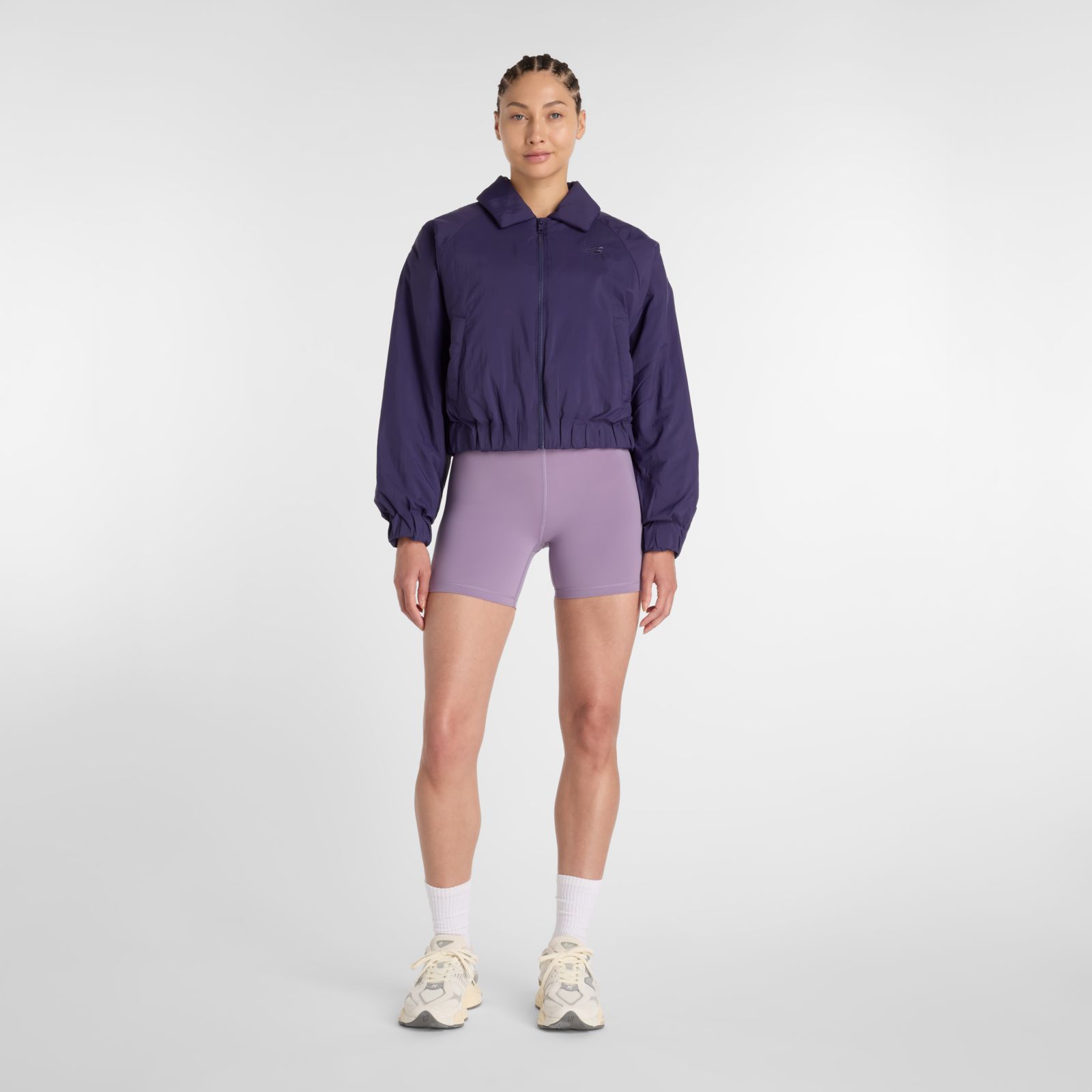 Женские куртки New Balance Woven Bomber Jacket — фото 2