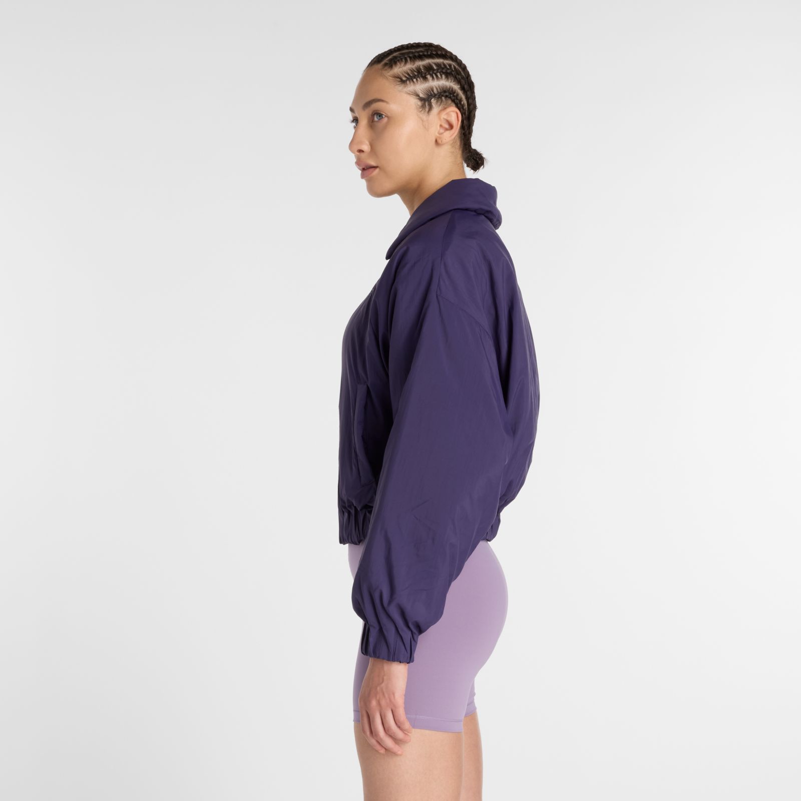 Женские куртки New Balance Woven Bomber Jacket — фото 4