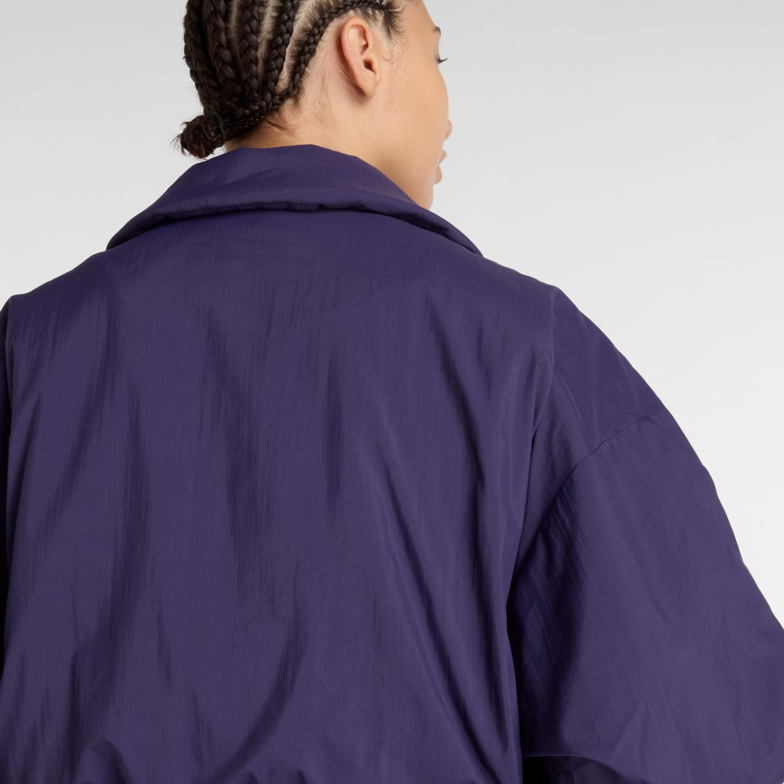 Женские куртки New Balance Woven Bomber Jacket — фото 7