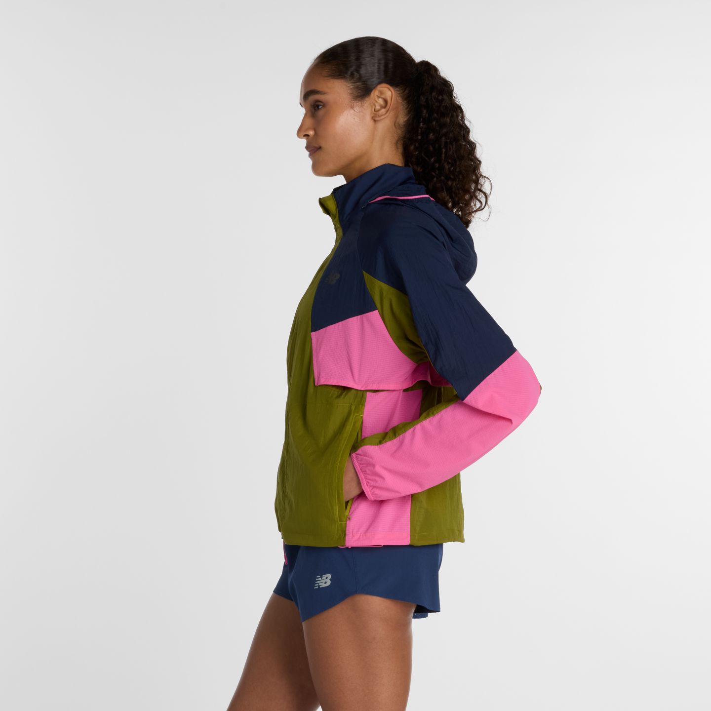 Женская куртка New Balance RC, цвет: Морской мох — фото 5