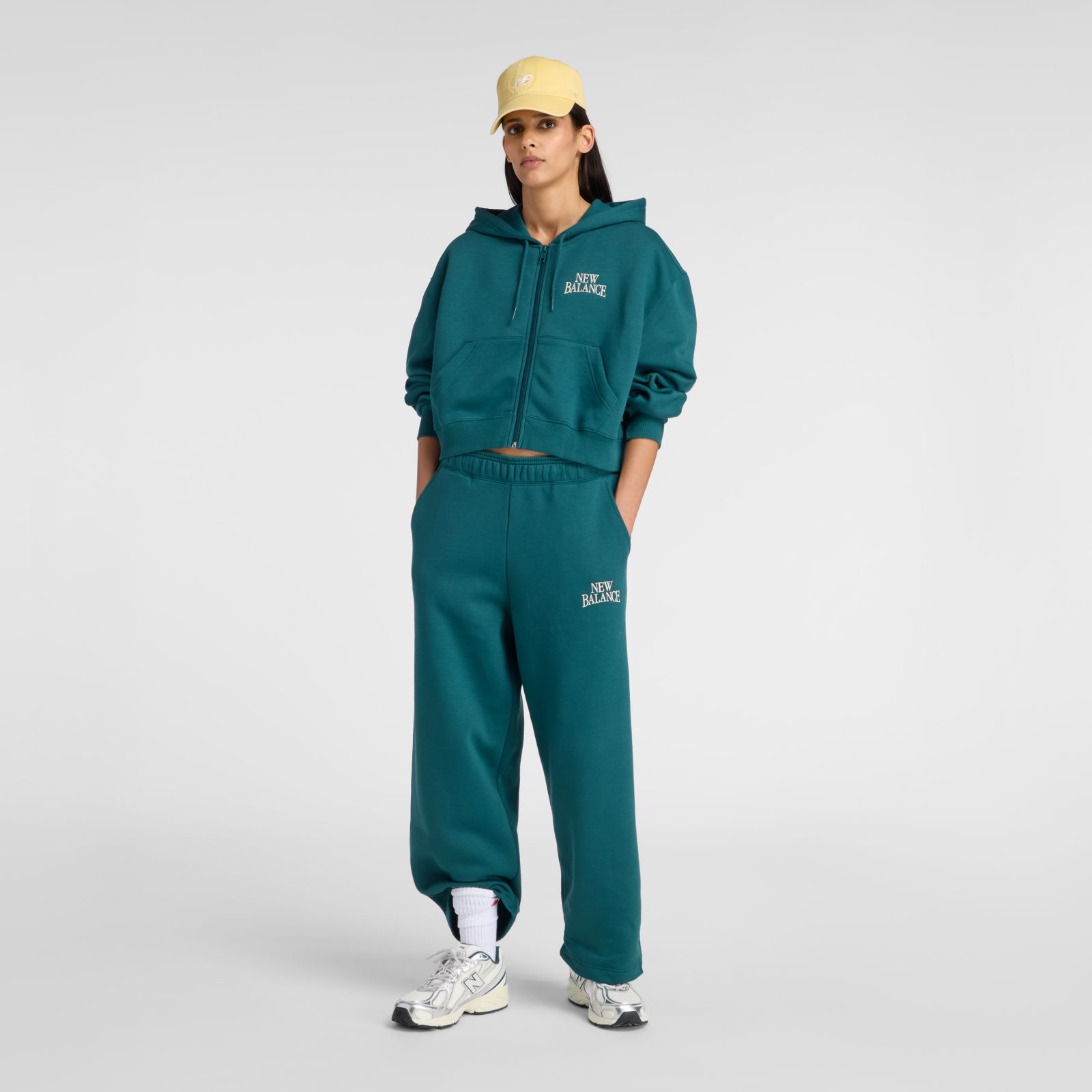 Женские худи New Balance Trackside Fleece Full Zip — фото 2