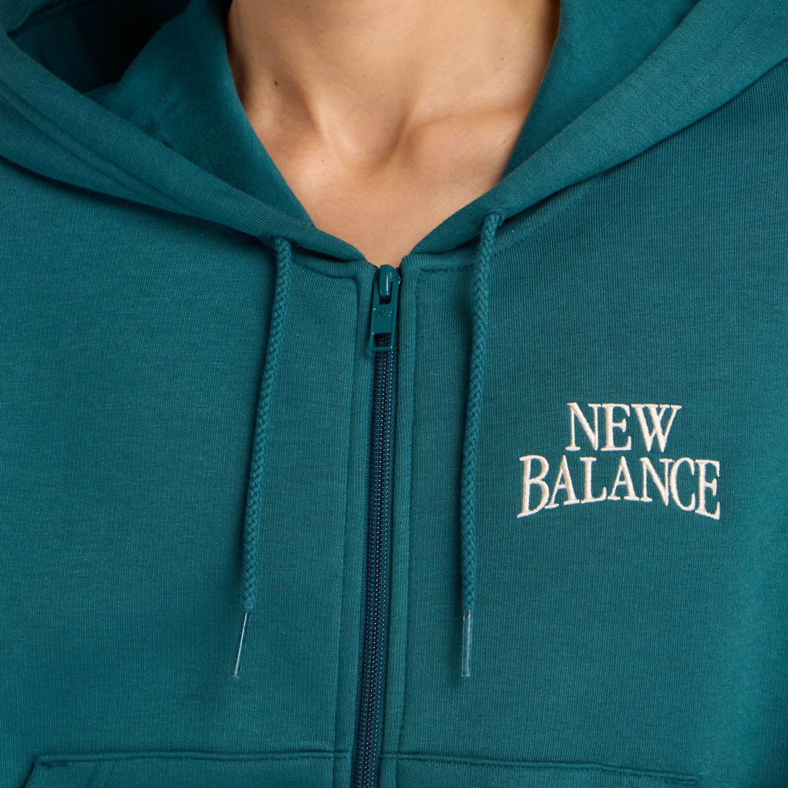 Женские худи New Balance Trackside Fleece Full Zip — фото 3