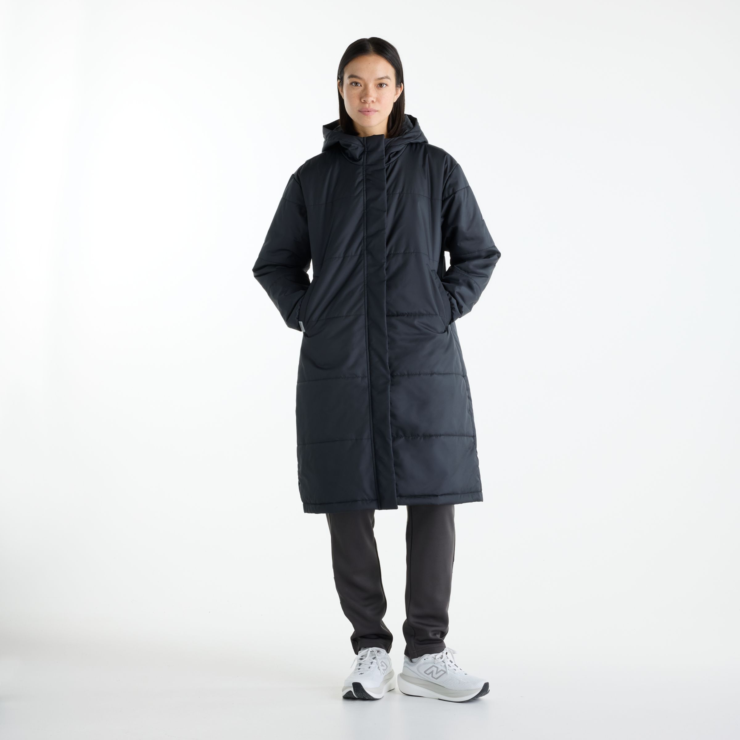 Gemma is wearing size S and is 5'7"/170.18cm. Chest: 30.5"/77.47cm, Waist: 24"/60.96cm, Hips: 35"/88.9cm