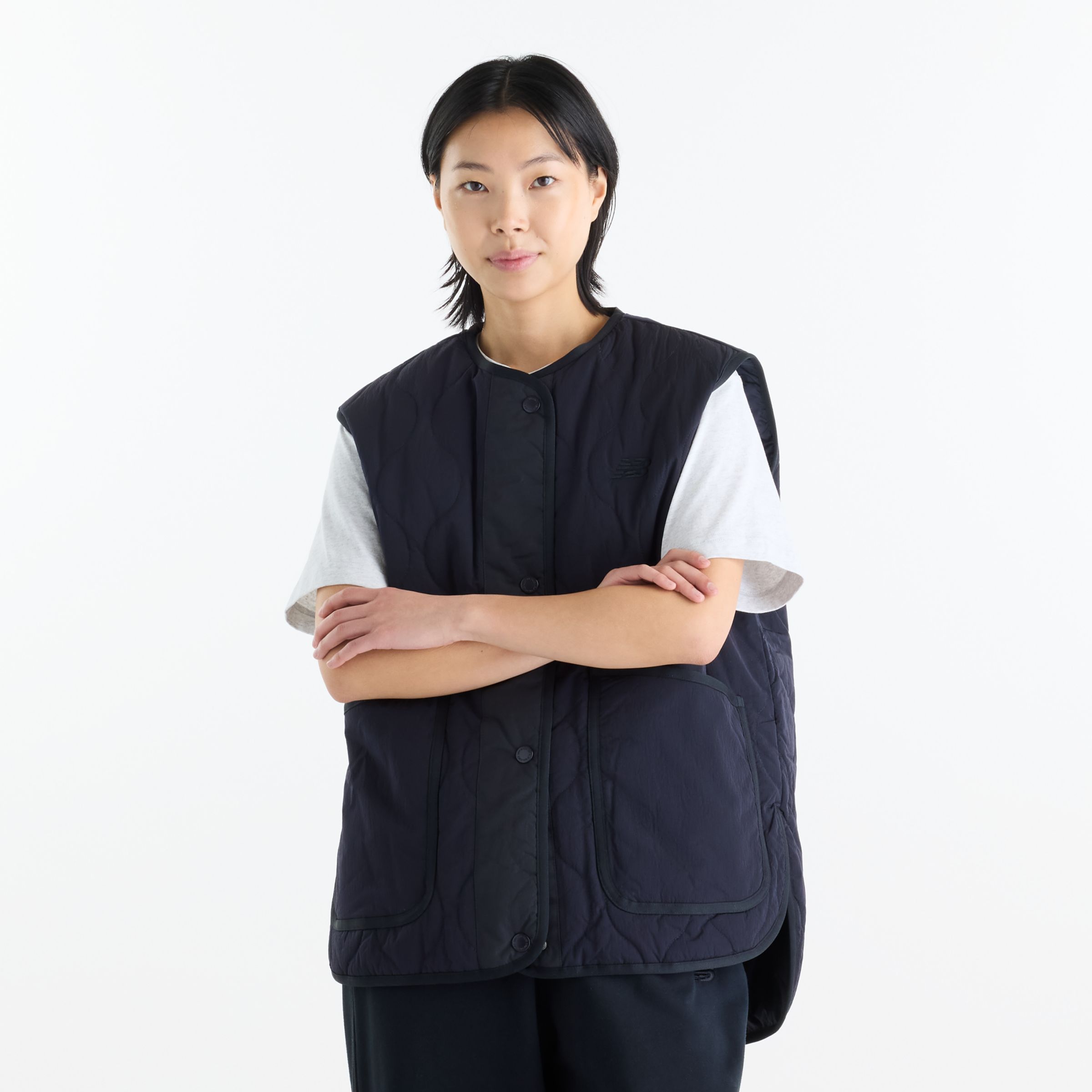 Suhyun porte du S et mesure 5'7"/170.18cm. Poitrine : 30"/76.2cm, Taille : 24"/60.96cm, Hanches : 35"/88.9cm